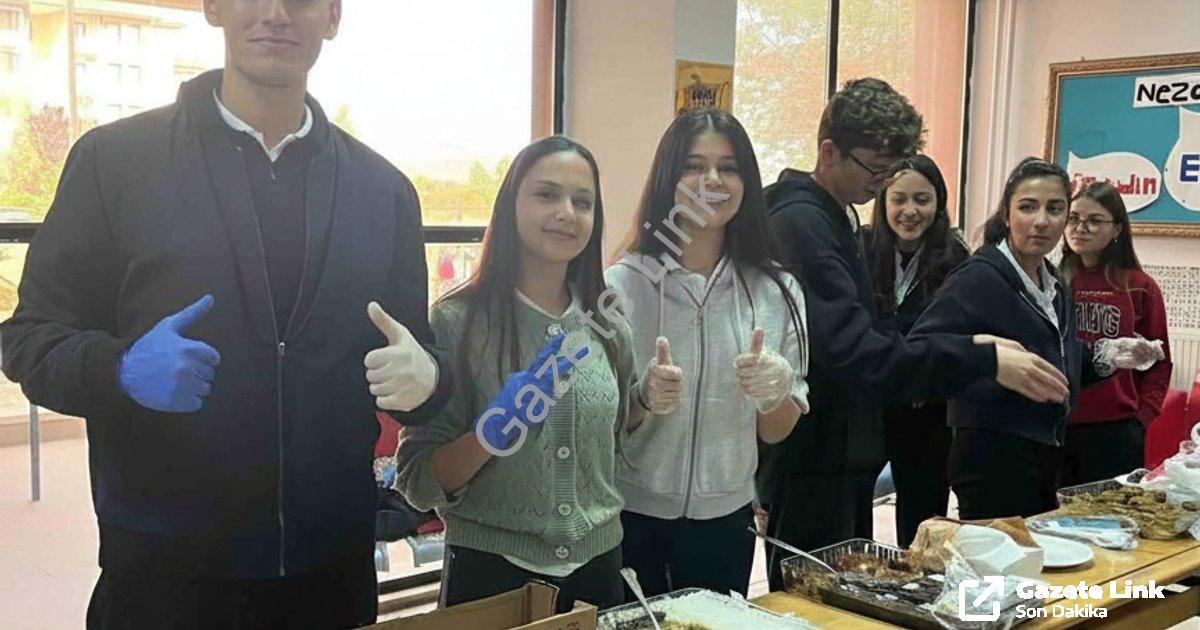 AFYONKARAHİSAR ŞUHUT ANADOLU LİSESİ, ANLAMLI BİR SOSYAL SORUMLULUK PROJESİNE İMZA ATARKEN, OKULDA 'ÇEDES GAZZE İÇİN SEFERBER' TEMALI HAYIR ÇARŞISI DÜZENLENDİ.