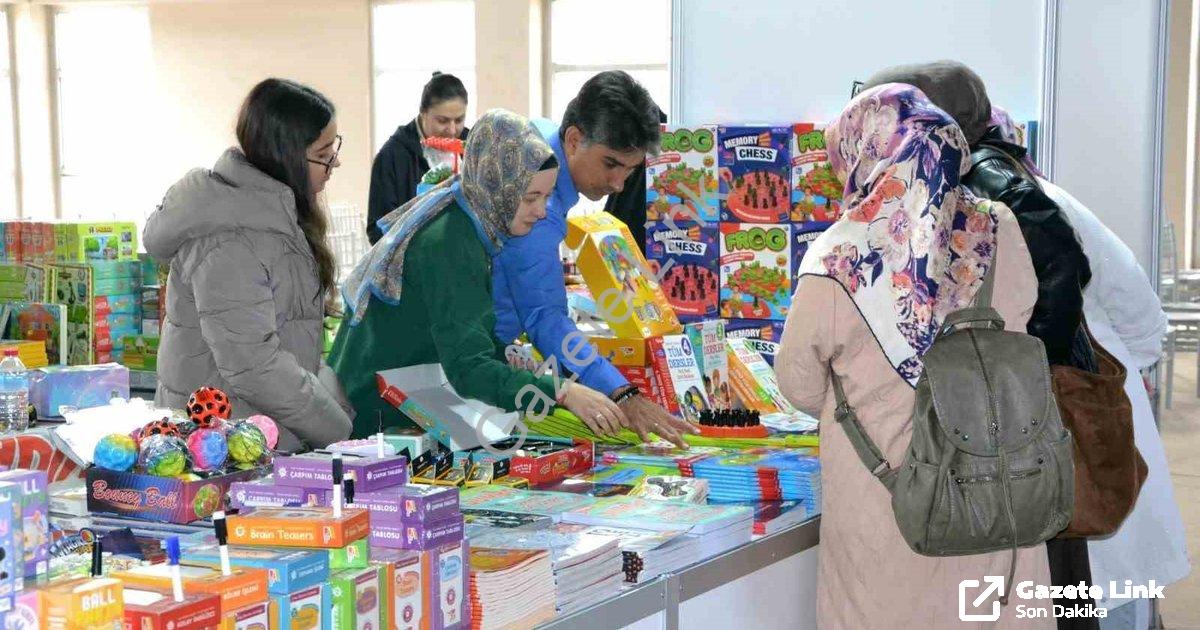 "Manisa Kitap Fuarı 8. Kez Kapılarını Açtı: Kültür ve Edebiyat Şöleni Başladı" başlıklı haber için f