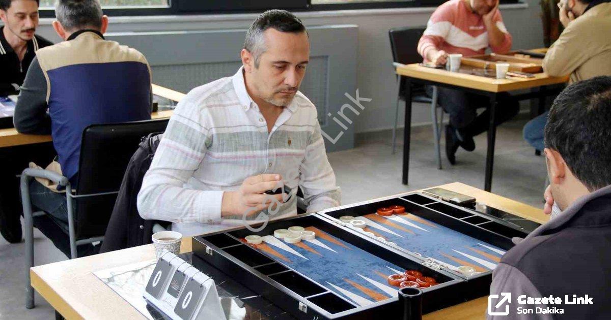 "Kütahya OSB’de Geleneksel Tavla Turnuvası Heyecanı: Şampiyon Martur Kılıf" başlıklı haber için foto