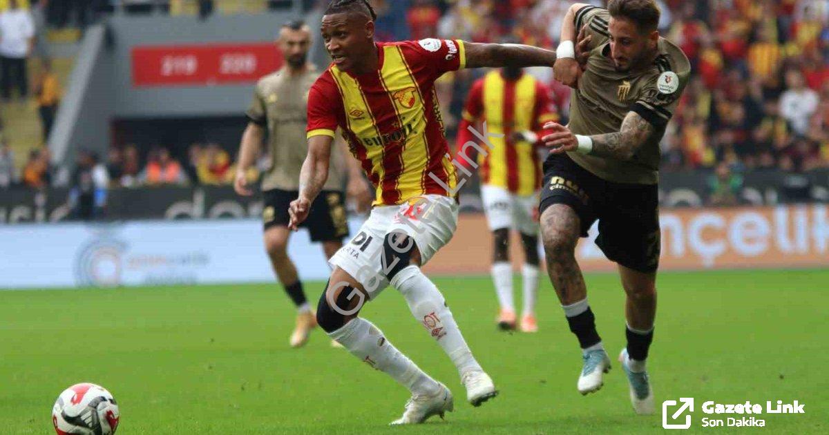 "Göztepe Kocaelispor Maçında Gerilim Tırmandı: İlk Yarıda Gol Yok" başlıklı haber için fotorealistik
