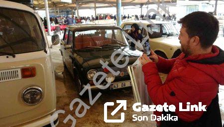 Kütahya’da Nostalji Rüzgarı: Antika Pazarı’nda Klasik Araba Şöleni