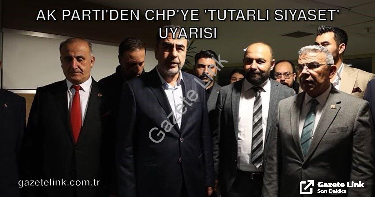 "AK Parti'den CHP'ye 'Tutarlı Siyaset' Uyarısı" başlıklı haber için fotorealistik, profesyonel bir h