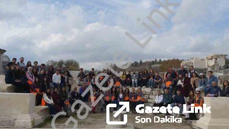 AFAD gönüllüleri Stratonikeia’da tarihle nefes aldı