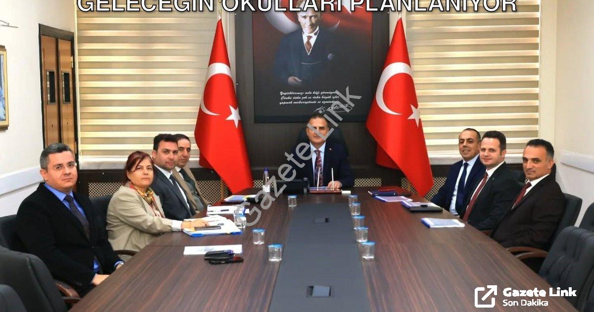 "Muğla'da Eğitim Altyapısı İçin Dev Zirve: Geleceğin Okulları Planlanıyor" başlıklı haber için fotor