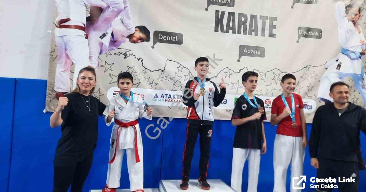 "Aliağa'nın Genç Karatecileri Denizli'de Tarih Yazdı: Yıldızlar Ligi'nde 4 Madalya" başlıklı haber i