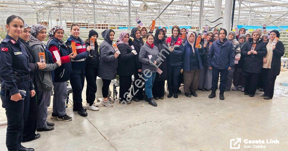 "Kütahya Simav’da Jandarma Ekiplerinden 54 Kadına KADES Eğitimi" başlıklı haber için fotorealistik,